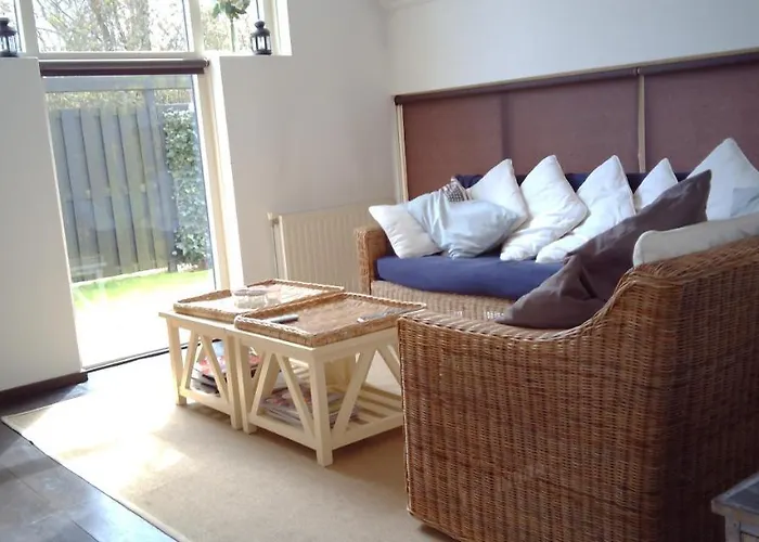 Holiday home Ruime Comfortabele Ouddorp